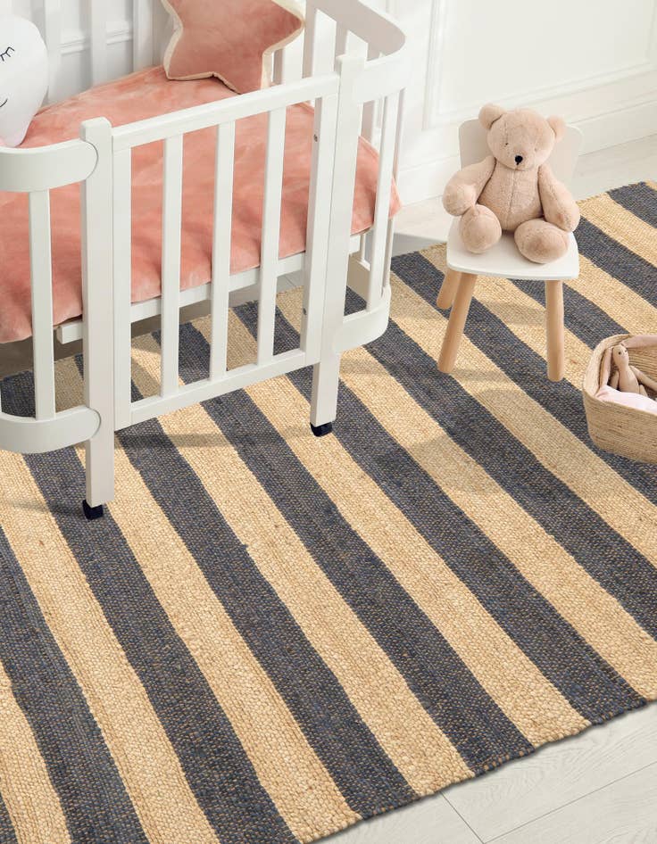 Detail image of 4' 1 x 6' 1 Handmade Braided Jute Rug