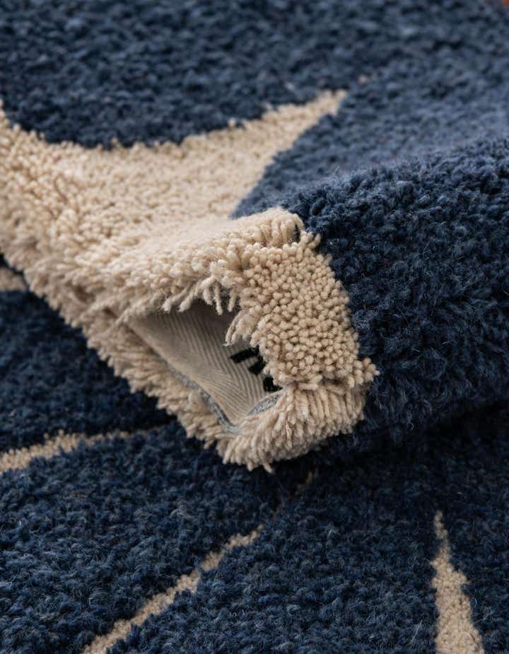 7' 1 x 10' Handtufted Wool Rug