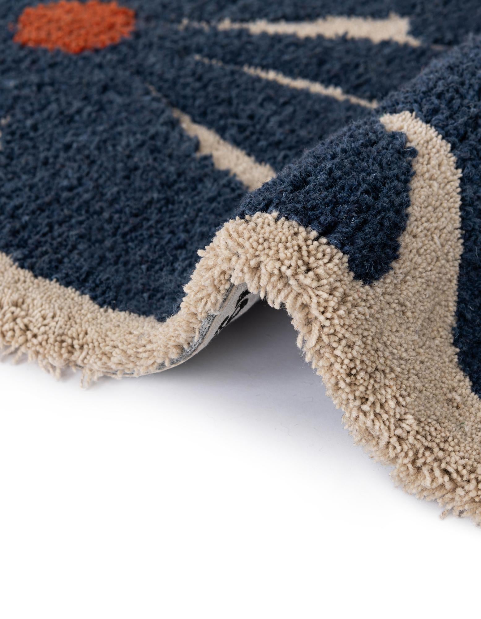 7' 1 x 10' Handtufted Wool Rug