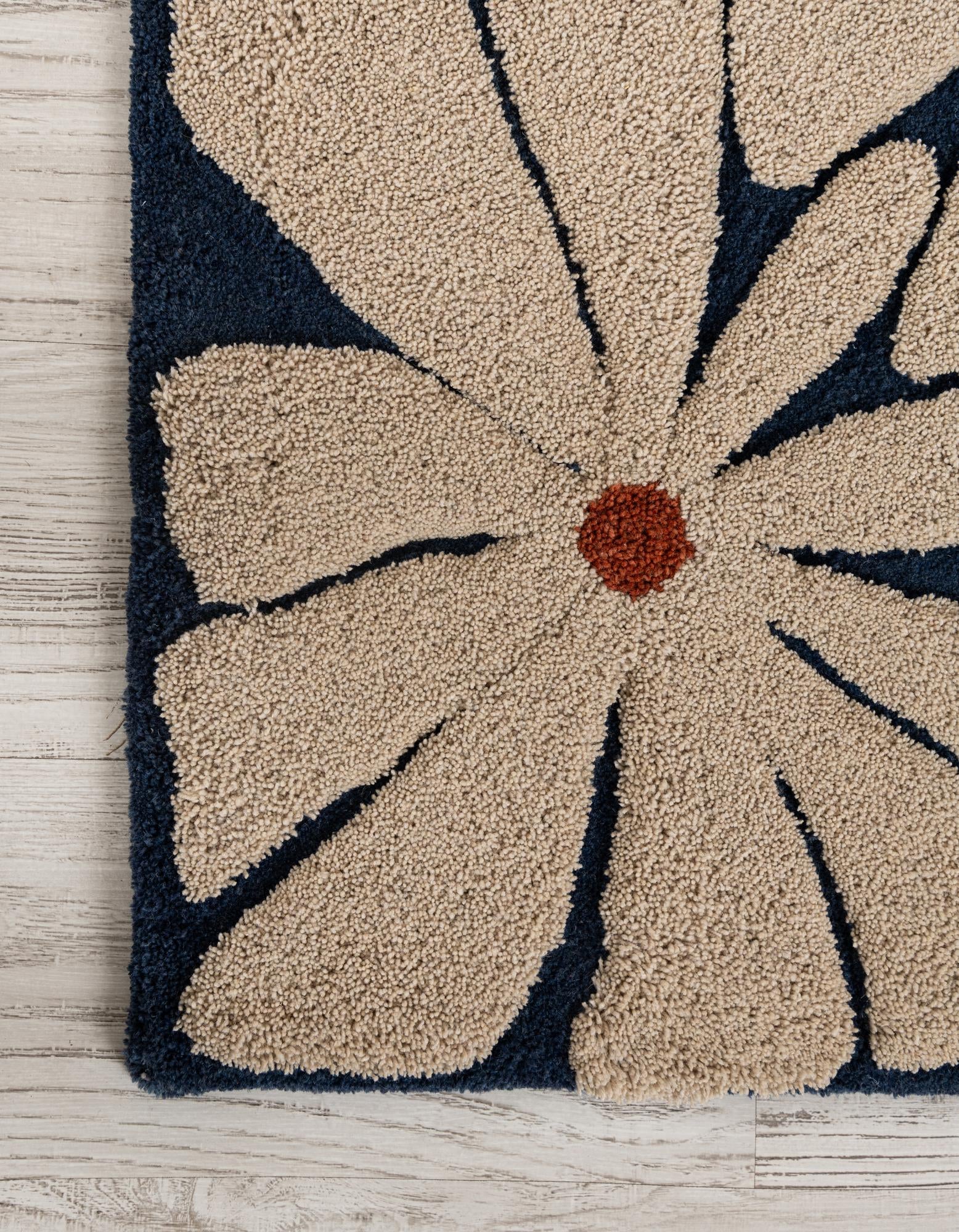 4' 1 x 6' 1 Handtufted Wool Rug