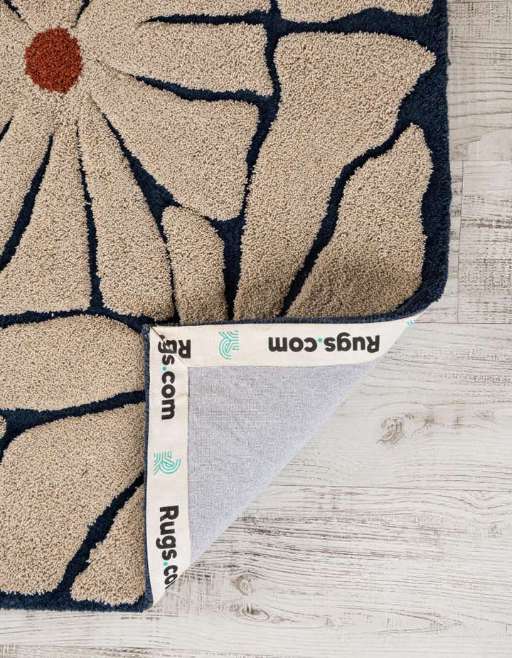 4' 1 x 6' 1 Handtufted Wool Rug