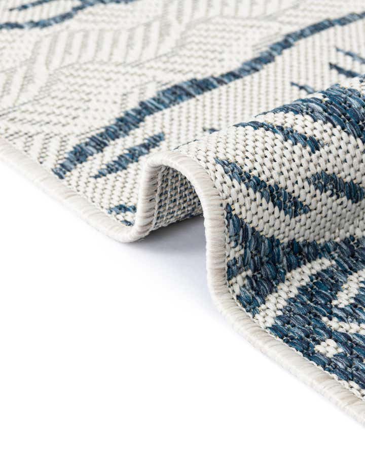 7' 10 x 7' 10 Easy-Clean Coastal Indoor / Outdoor Square Rug