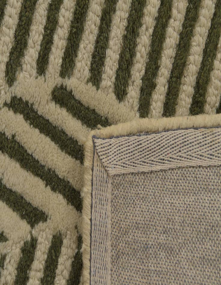 Detail image of 5' x 7' 5 Luna Wool Rug