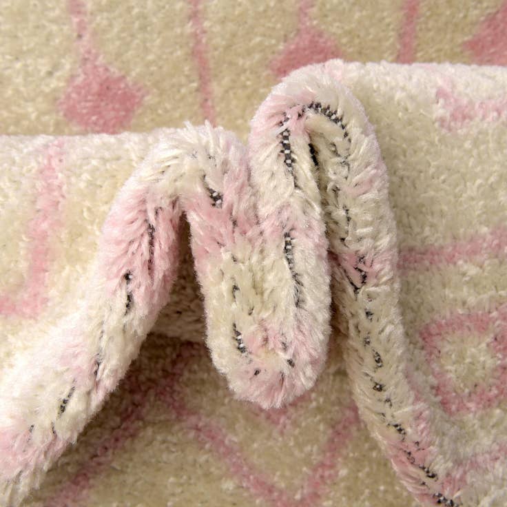 Detail image of 4' x 6' Moroccan Trellis Oval Rug