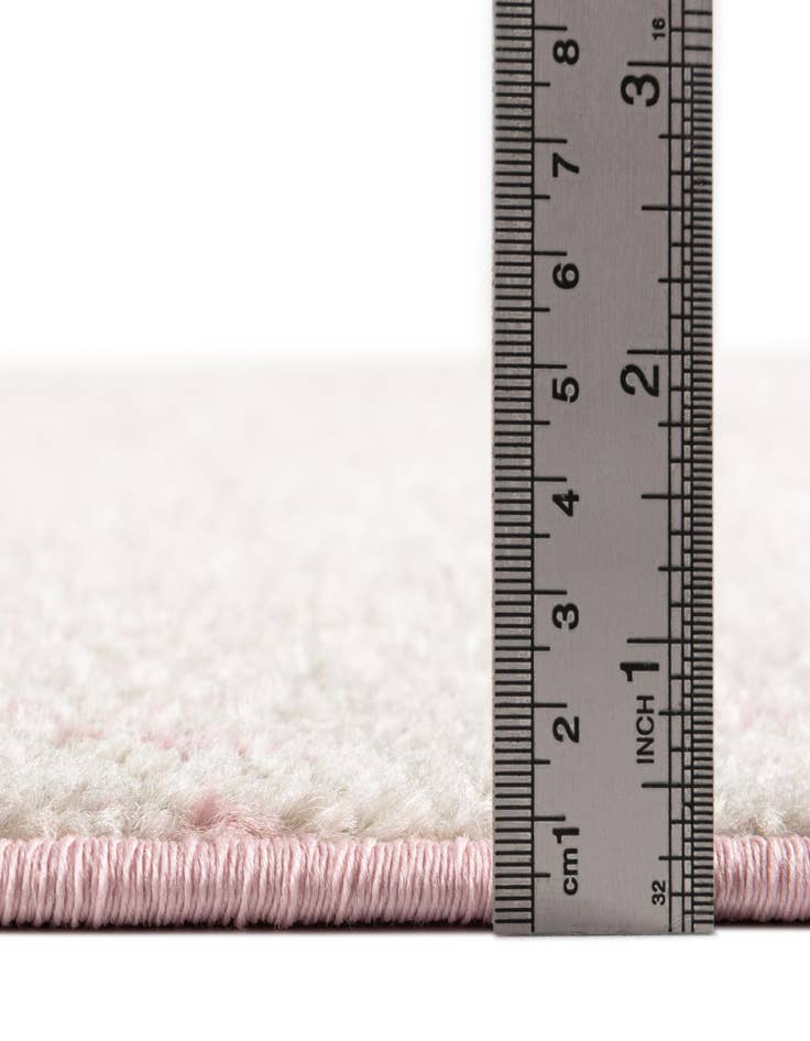Detail image of 5' 3 x 8' Moroccan Trellis Oval Rug