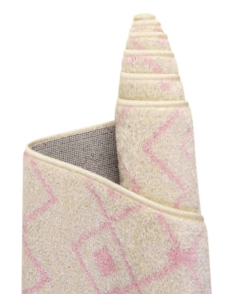 Detail image of 6' x 9' Moroccan Trellis Rug