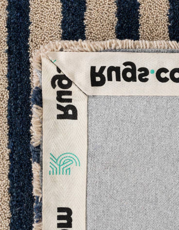 Detail image of 6' 1 x 6' 1 Handtufted Wool Square Rug