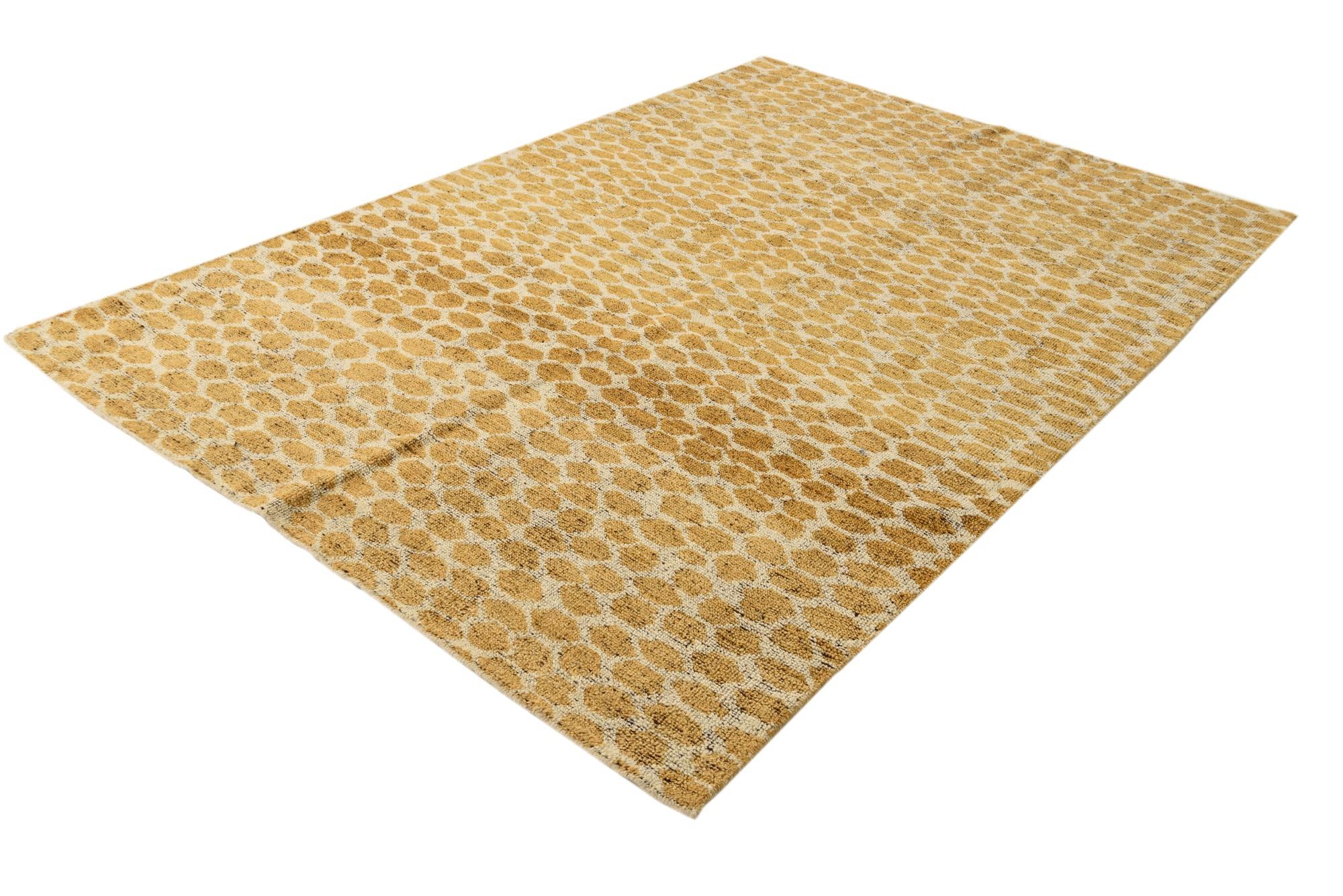 6' 1 x 9' 1 Hand Knotted Darya Wool Rug