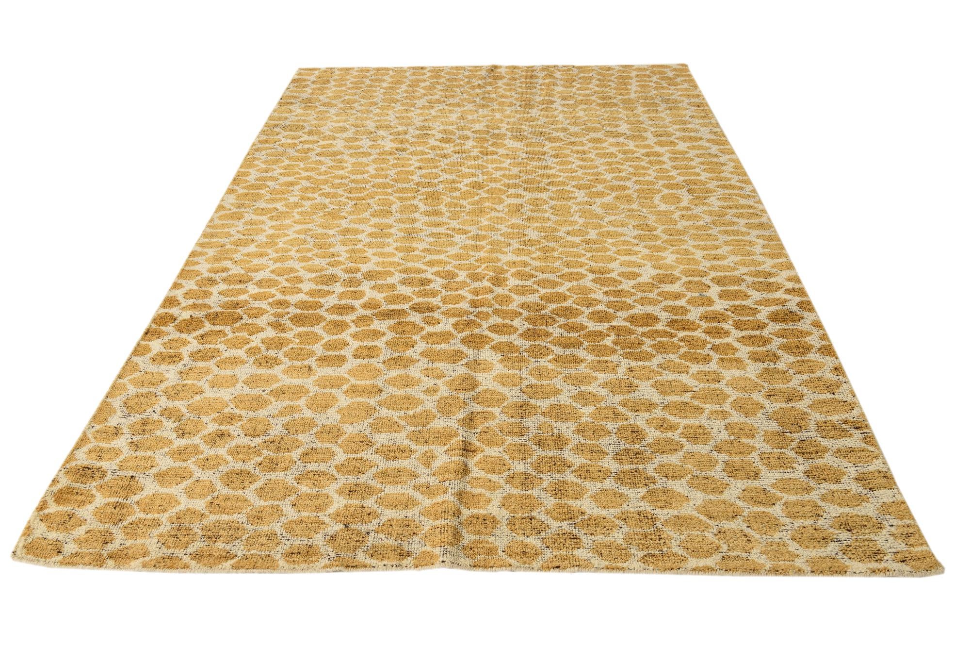 6' 1 x 9' 1 Hand Knotted Darya Wool Rug