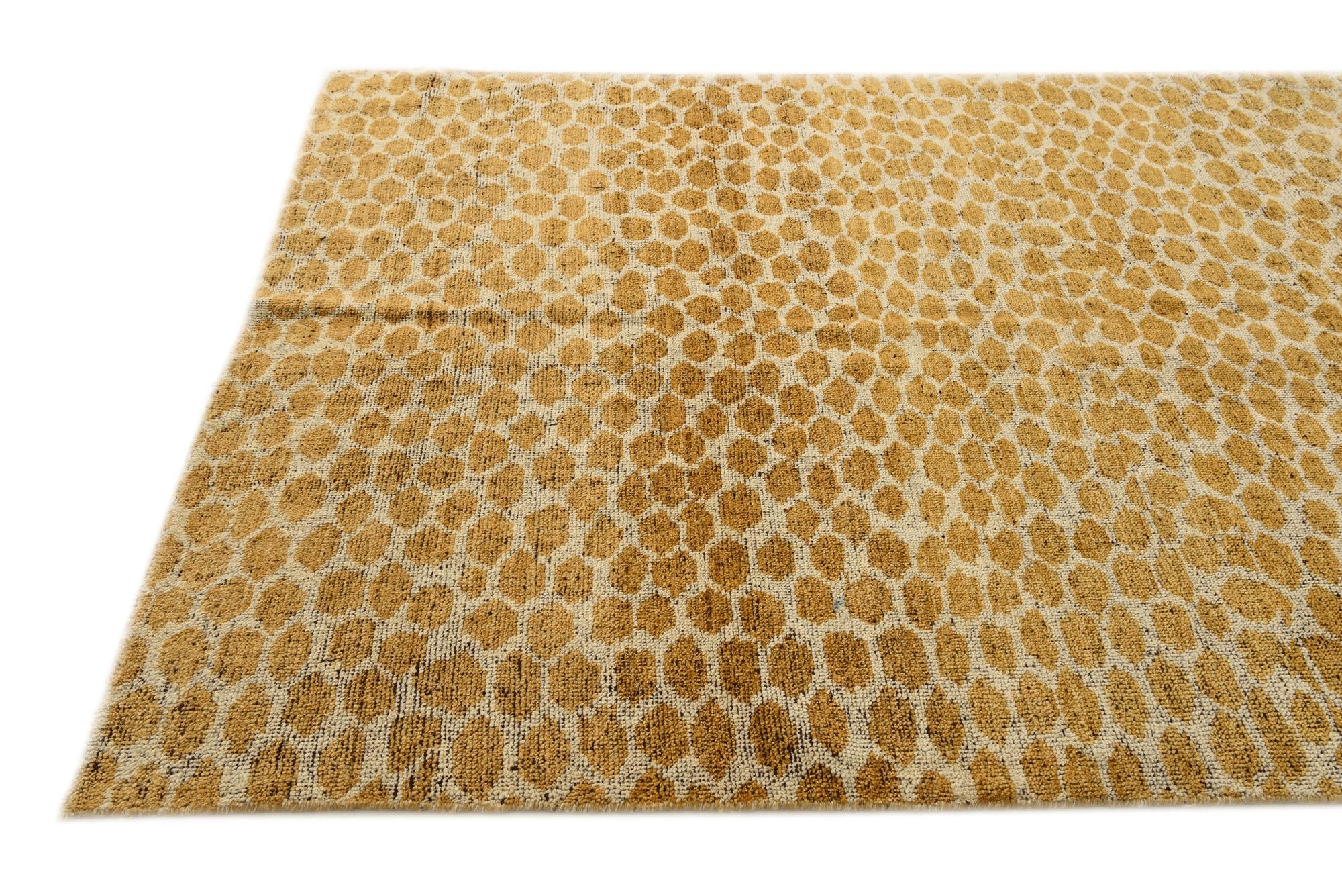 6' 1 x 9' 1 Hand Knotted Darya Wool Rug