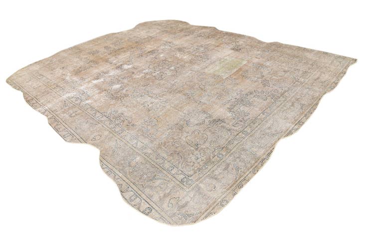 Detail image of 9' 6 x 13' 3 Hand Knotted Ultra Vintage Persian Wool Rug