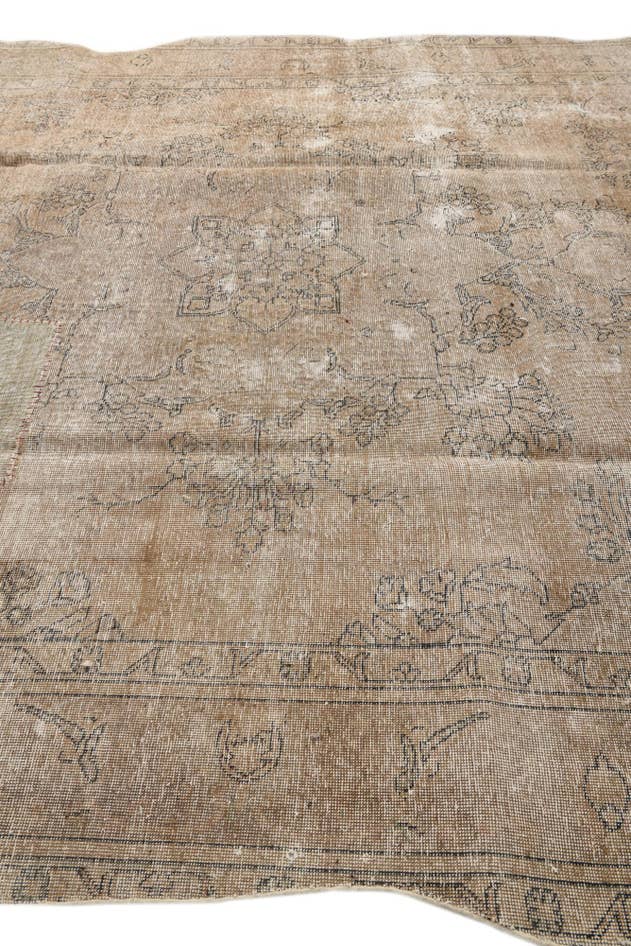 Detail image of 9' 6 x 13' 3 Hand Knotted Ultra Vintage Persian Wool Rug
