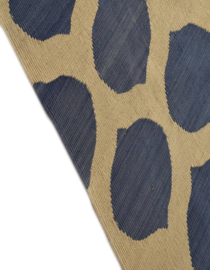 Detail image of 8' 5 x 9' 9  Hand Woven Kilim Modern Wool Rug