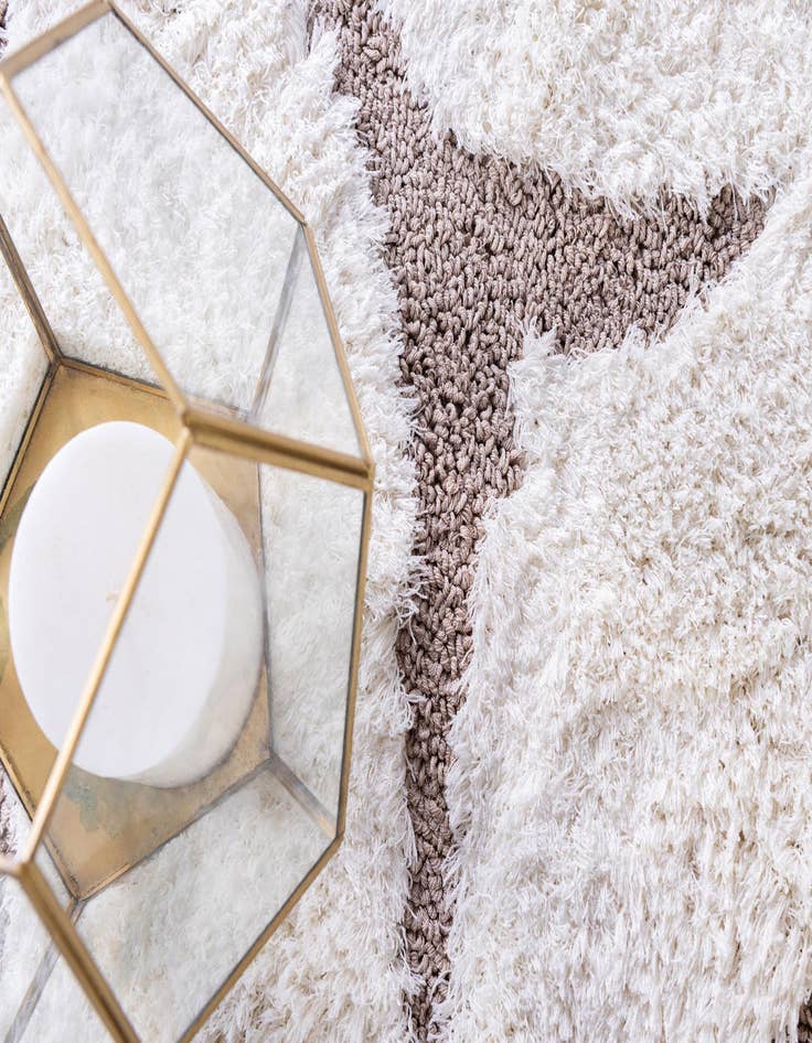 Detail image of 4' x 6' Floral Shag Rug