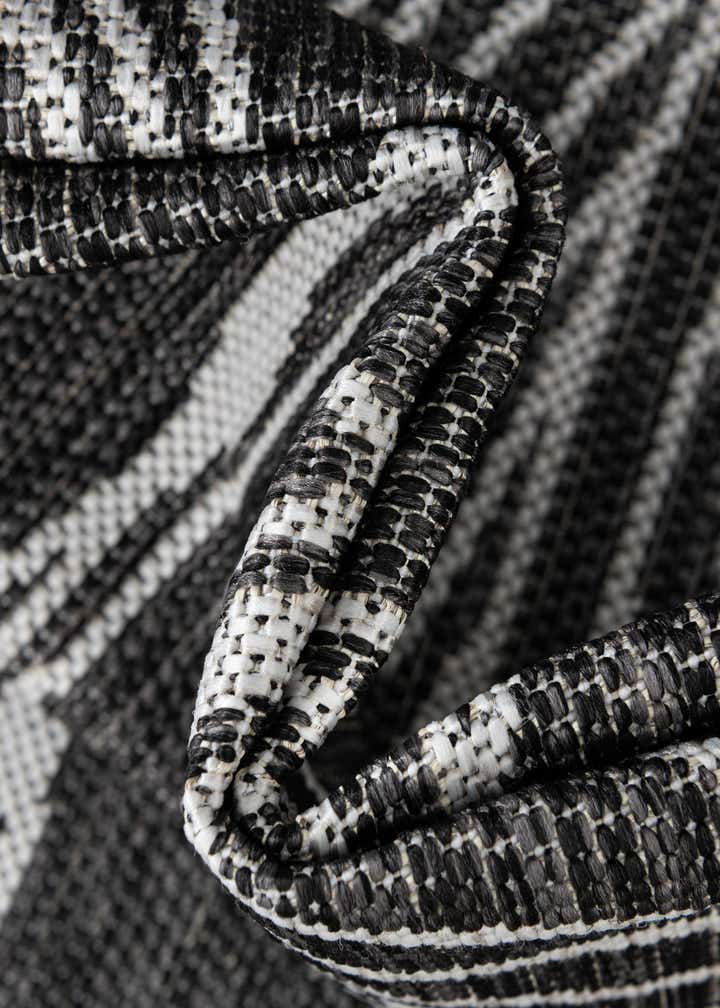 4' x 4' Easy-Clean Botanical Indoor / Outdoor Round Rug