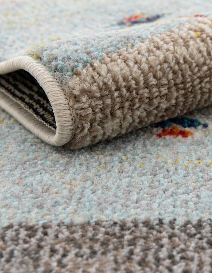 Detail image of 7' x 7' Washable Vivid Round Rug