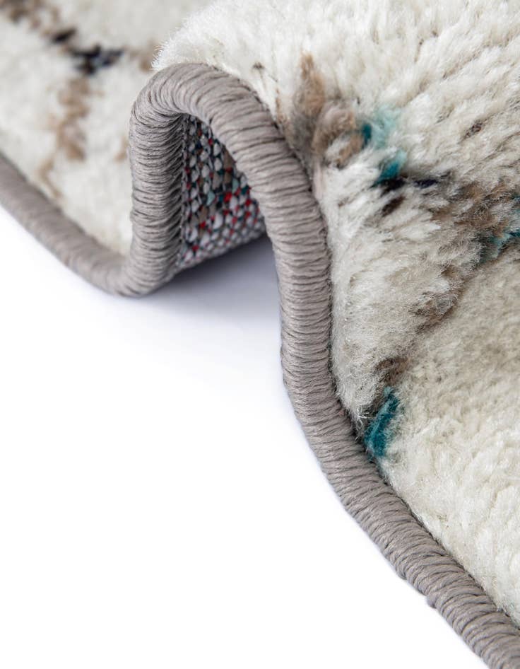 Detail image of 2' x 6' Moroccan Trellis Runner Rug