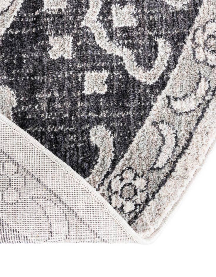 Detail image of 7' x 7' Eco Traditional Round Rug