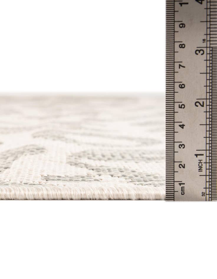 Detail image of 4' x 4' Easy-Clean Safari Indoor / Outdoor Round Rug