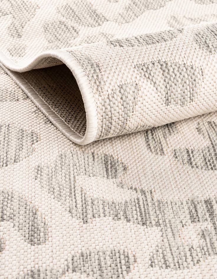 Detail image of 3' x 3' Easy-Clean Safari Indoor / Outdoor Round Rug