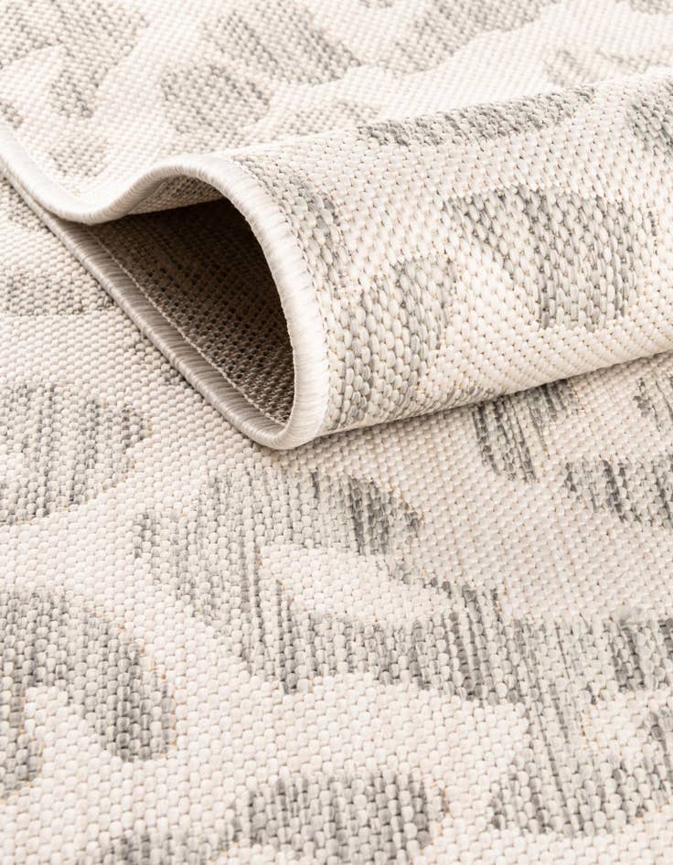 Detail image of 2' 7 x 10' Easy-Clean Safari Indoor / Outdoor Runner Rug
