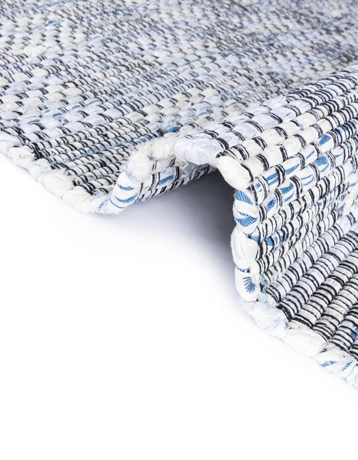 Detail image of 2' 2 x 3' 7  Hand Woven Chindi Cotton Hearth Rug