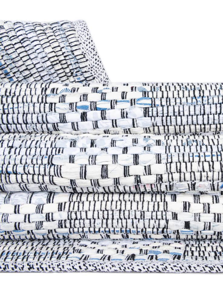 Detail image of 2' 2 x 3' 7  Hand Woven Chindi Cotton Hearth Rug