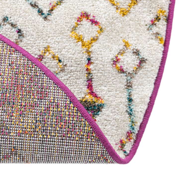 5' 3 x 8' Moroccan Trellis Oval Rug