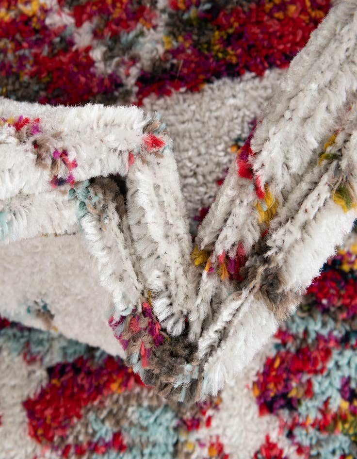 Detail image of 5' 3 x 8' Moroccan Trellis Rug