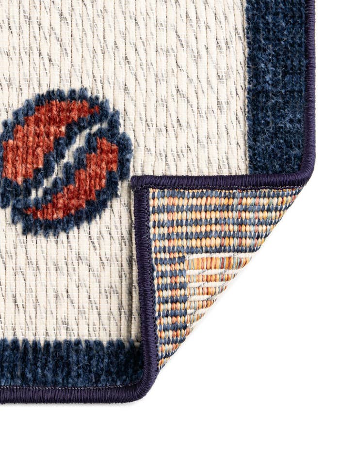 Detail image of 5' x 7' 7  Washable  Indoor / Outdoor Rug