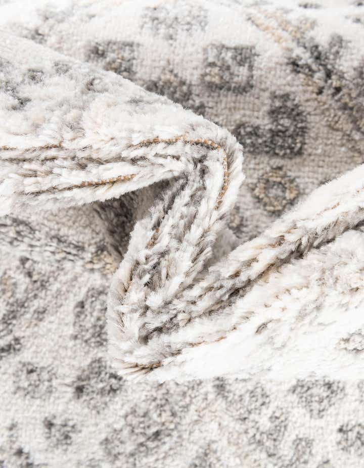 6' 1 x 9' Aurelia Oval Rug