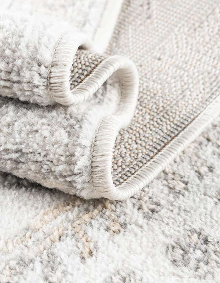 6' 1 x 9' Aurelia Oval Rug