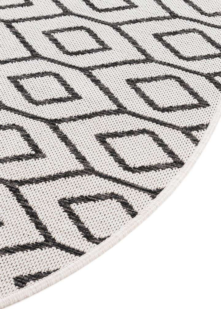 5' 3 x 8' Easy-Clean Jill Zarin Turks and Caicos Indoor / Outdoor Oval Rug