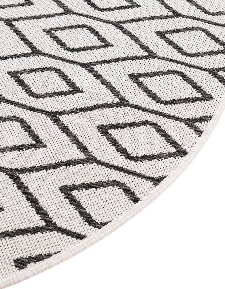 Detail image of 5' 3 x 8' Easy-Clean Jill Zarin Turks and Caicos Indoor / Outdoor Oval Rug