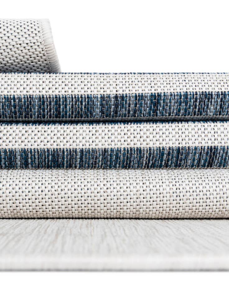 Detail image of 7' 10 x 10' Easy-Clean Jill Zarin Anguilla Indoor / Outdoor Oval Rug