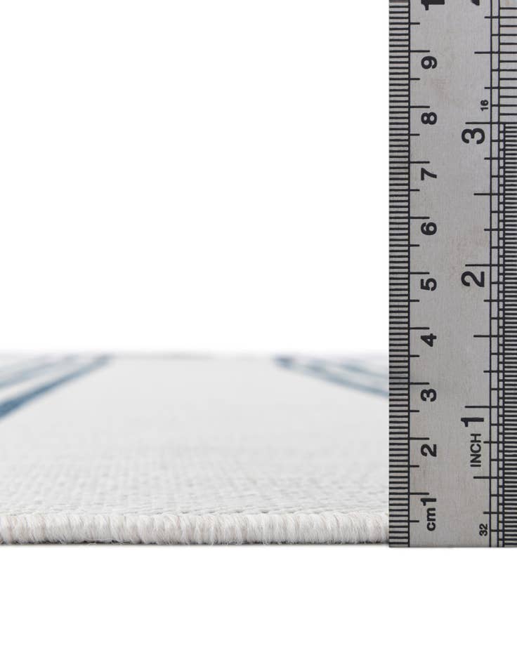 Detail image of 7' 10 x 10' Easy-Clean Jill Zarin Anguilla Indoor / Outdoor Oval Rug