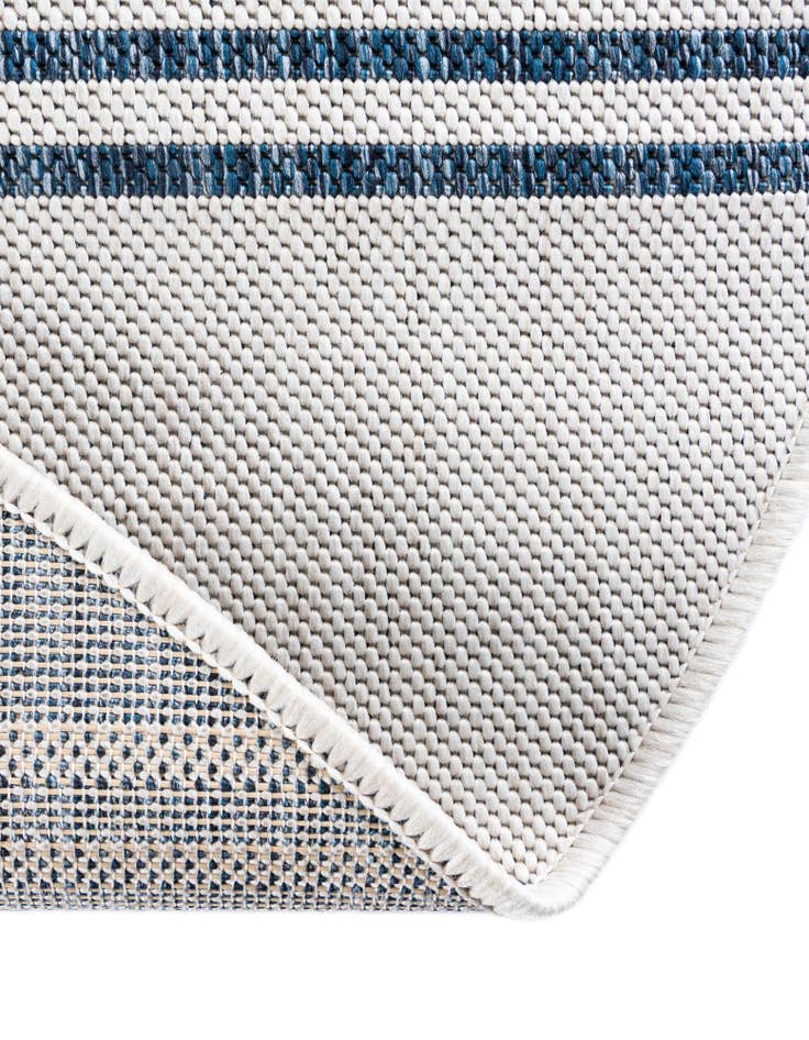 Detail image of 7' 10 x 10' Easy-Clean Jill Zarin Anguilla Indoor / Outdoor Oval Rug