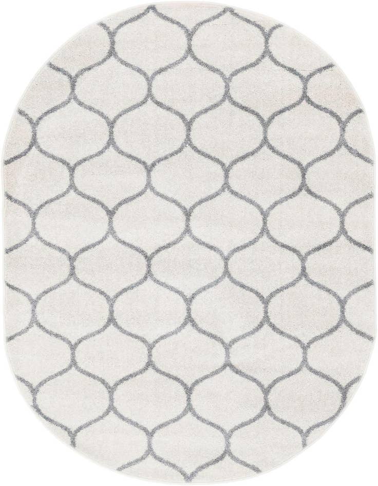 Detail image of 5' 3 x 8' Lattice Frieze Oval Rug