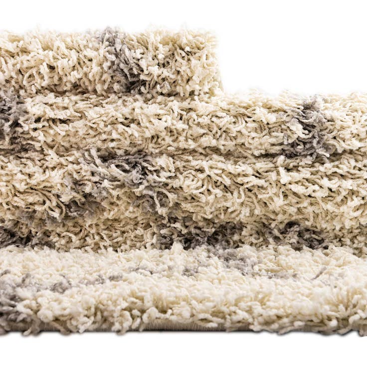 Detail image of 4' x 6' Lattice Shag Oval Rug