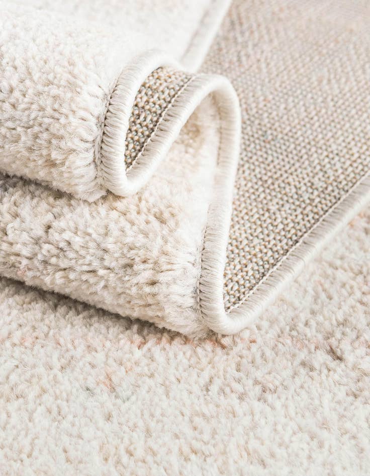 Detail image of 3' 3 x 5' 3 Madeline Vintage Oval Rug