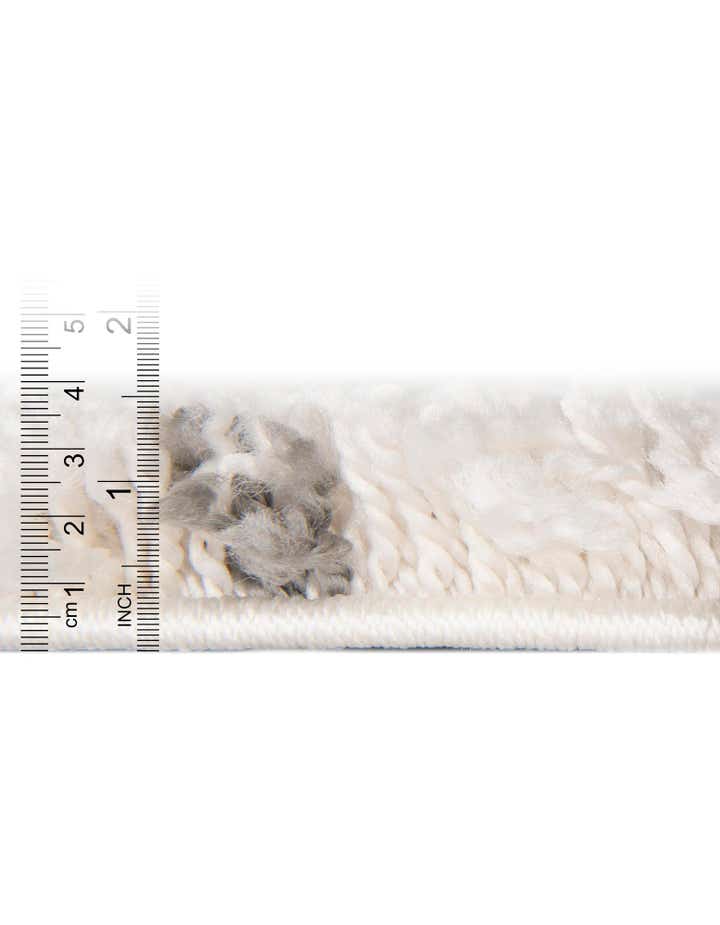 5' 3 x 8' Moroccan Shag Oval Rug