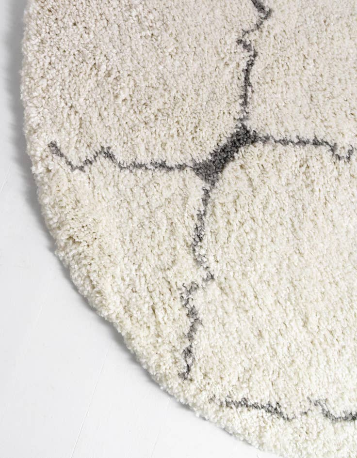 Detail image of 4' x 6' Moroccan Shag Oval Rug