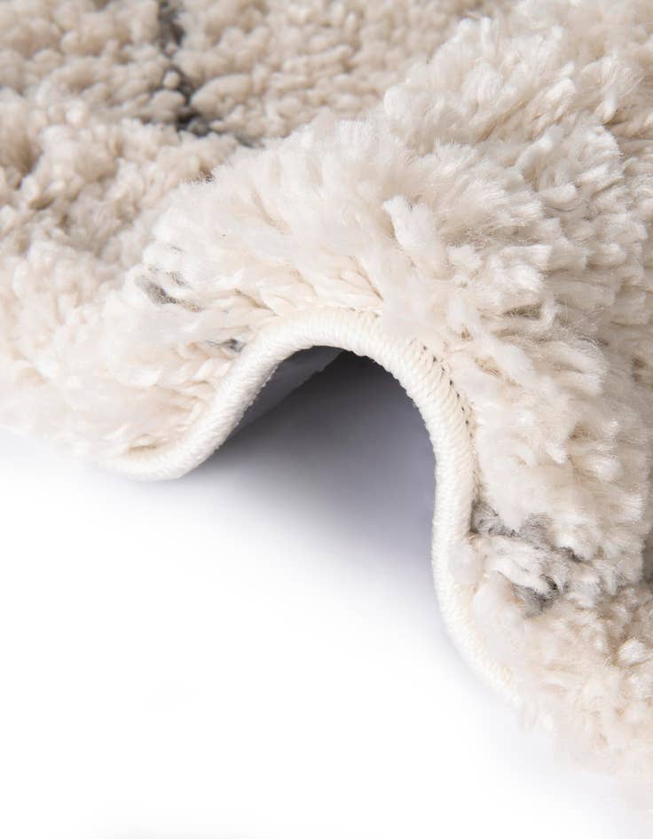 Detail image of 4' x 6' Moroccan Shag Oval Rug