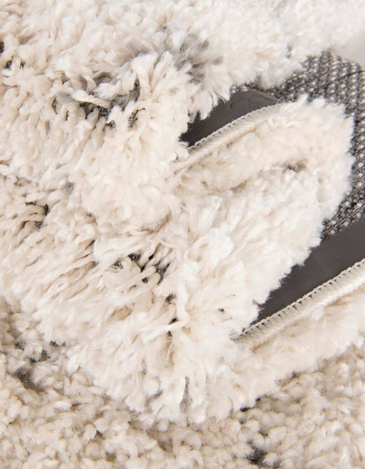 Detail image of 4' x 6' Moroccan Shag Oval Rug