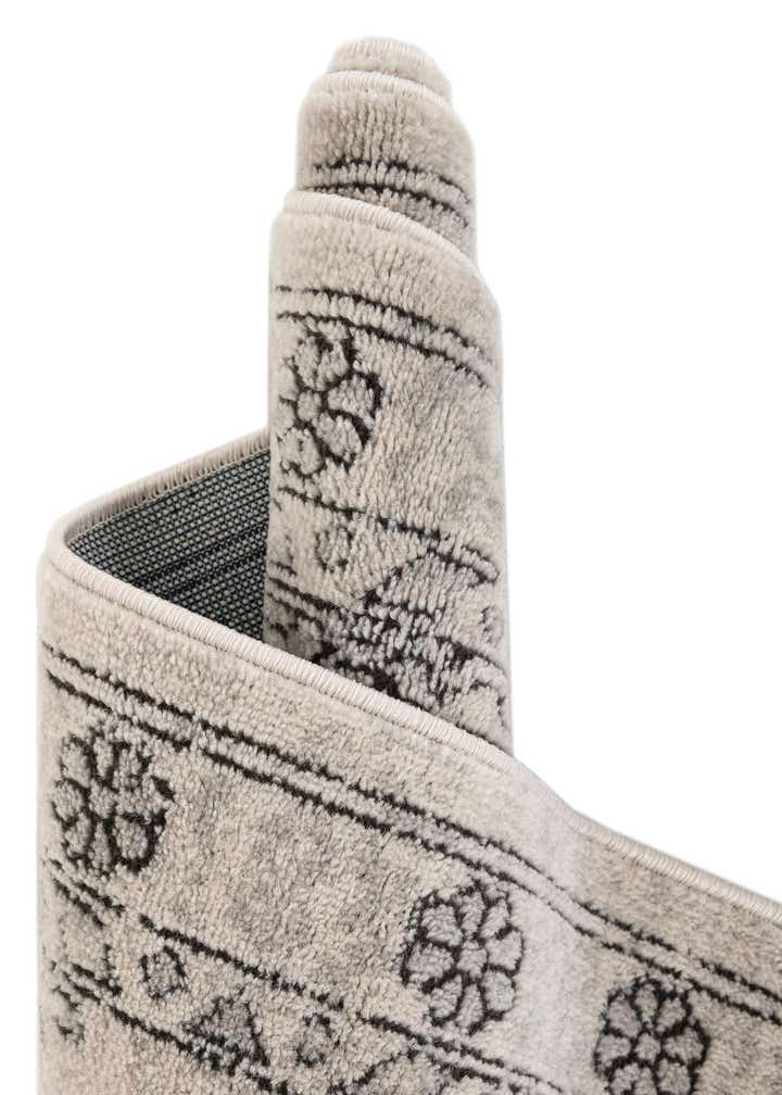 6' x 9' Nyla Oval Rug