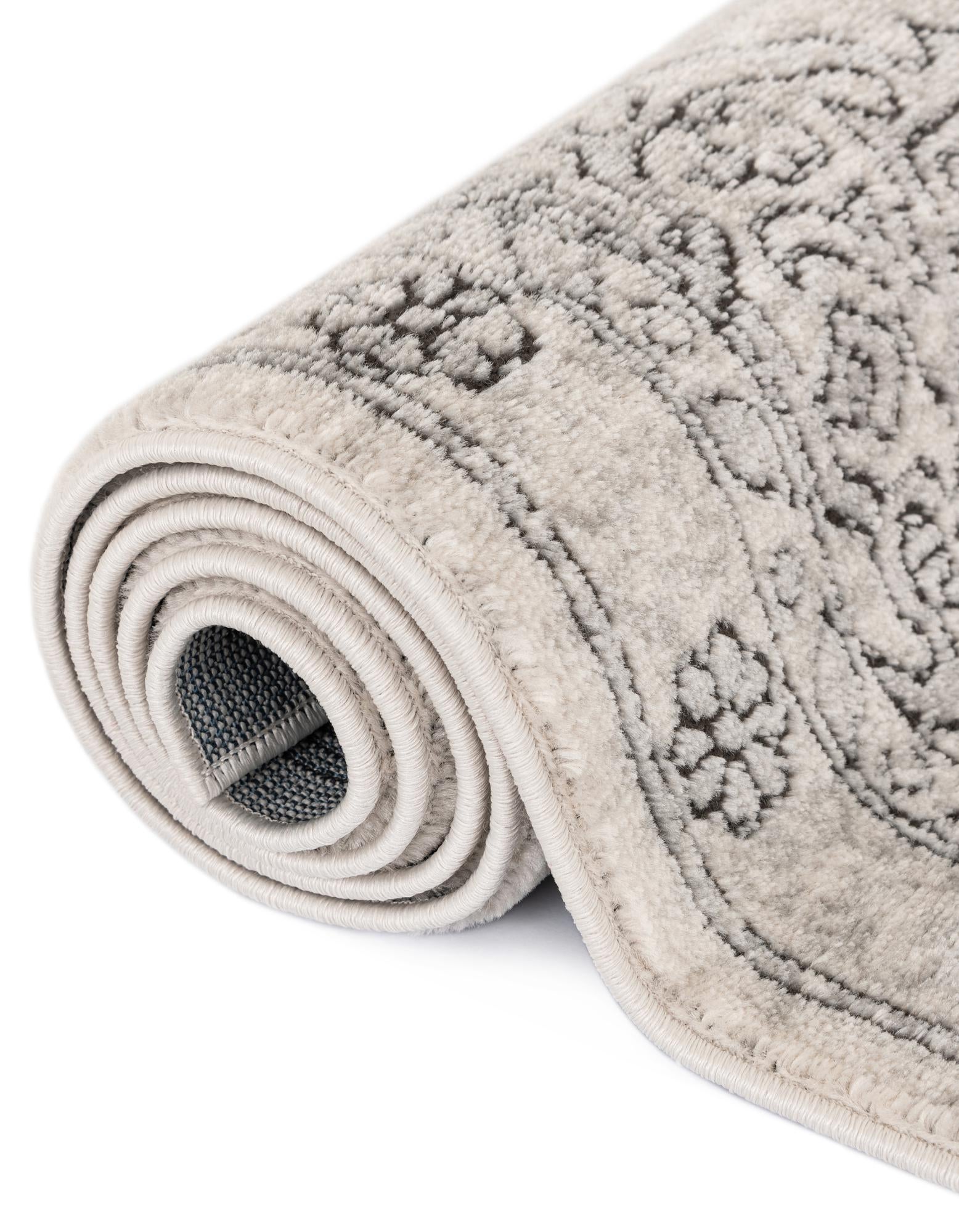4' x 6' Nyla Oval Rug
