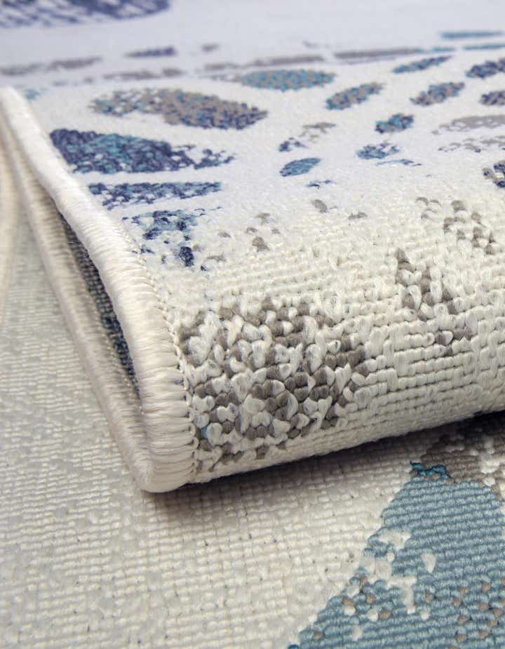 4' x 6' Easy-Clean Coastal Indoor / Outdoor Oval Rug