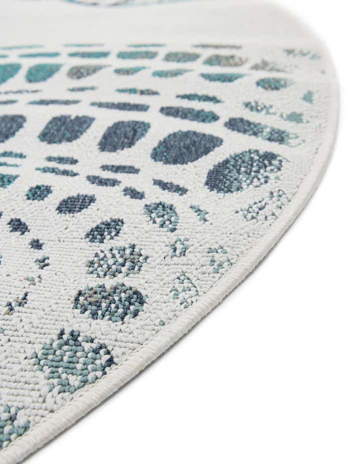 4' x 6' Easy-Clean Coastal Indoor / Outdoor Oval Rug