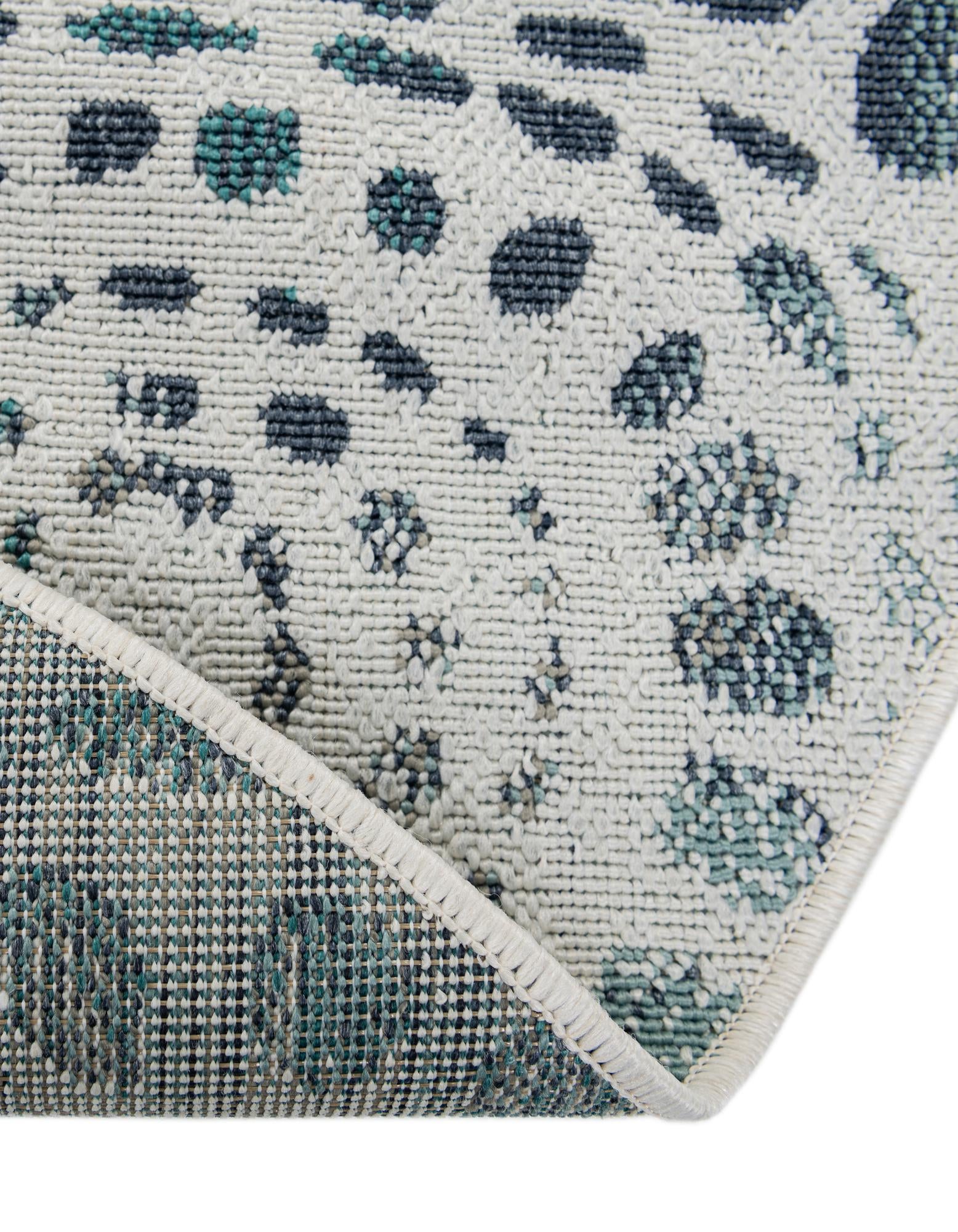 4' x 6' Easy-Clean Coastal Indoor / Outdoor Oval Rug