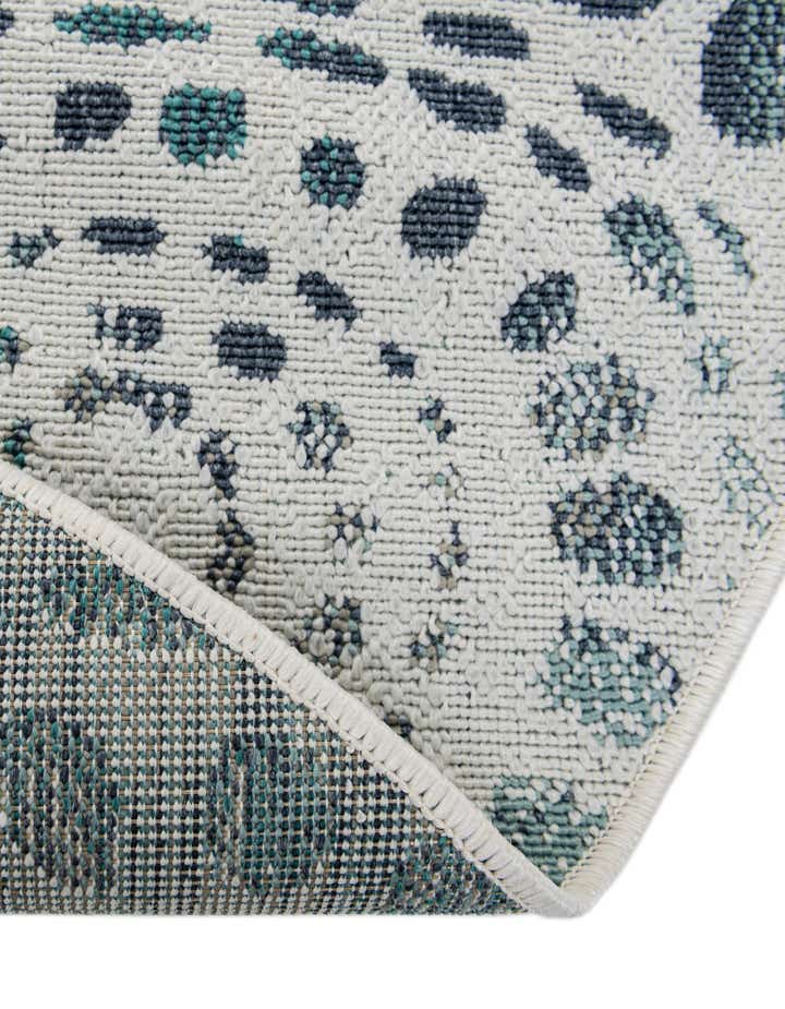 4' x 6' Easy-Clean Coastal Indoor / Outdoor Oval Rug